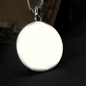 Colgante de acero inoxidable para hombre, collar triangular vikingo geométrico, joyería de regalo - Product Image 3