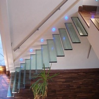 Escalier en verre coût avec escalier flottant a mené la lumière
