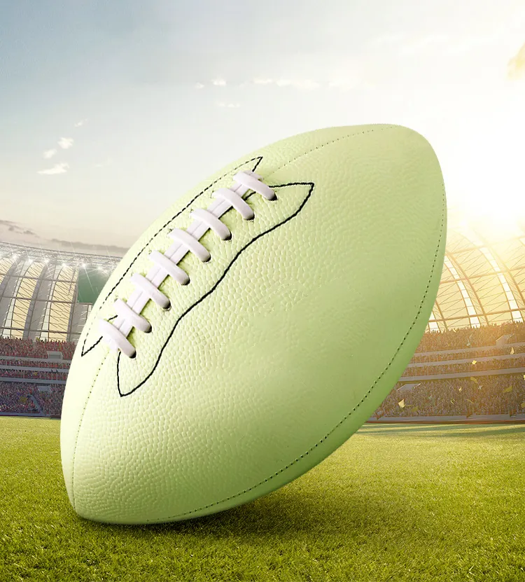 Karanlık amerikan futbolu parlak LED Rugby topu gece maç parlayan eğitim kauçuk futbol topu topu çocuklar için gençlik