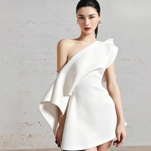 Nouvelle Robe de Soirée Non Tissée Anti-rides Respirante Élégante à Coupe Tridimensionnelle Épaules Dénudées et Sans Bretelles pour Femme 2026 - Product Image 5