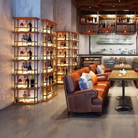 Présentoir à bière mural multi-niveaux en fer forgé de style industriel, type colonne, avec éclairage, pour bar et usage commercial