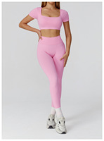 Importateur de vêtements de sport pour femmes, incluant des articles de compression, des articles intelligents pour l'extérieur, des articles haut de gamme et des articles personnalisables, disponibles en groupe WhatsApp.