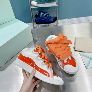 รองเท้าหนังแท้ระดับไฮเอนด์สุดหรู ปรับแต่งได้ สำหรับผู้ชายและผู้หญิง สไตล์สปอร์ต ปิดหุ้มเท้า พร้อมระบบรองรับแรงกระแทก สายรัดยางยืด - Product Image 4