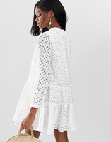 Robe mini trapèze à volants bohème d'été en broderie