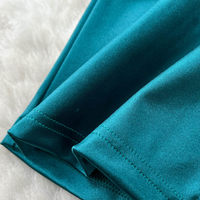 Robe élégante pour femme WIWT, col en V, manches longues, en satin, décontractée, taille torsadée, froncée, fendue, moulante, mi-longue, pour les fêtes et le quotidien