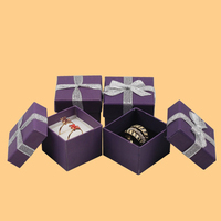 Petit violet Simple et romantique Couple bague et boucles d'oreilles boîte de rangement papier d'art avec revêtement UV pour montre emballage cadeau