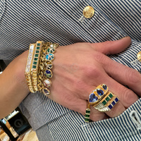 Gemnel Statement Chunky Statement Ring im modernen Stil mit individuellem Steinfarben-Design, vergoldeter Messing-Dreifach-5A-CZ-Siegelring
