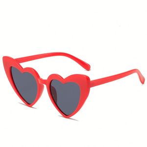 Lunettes de soleil unisexes tendance œil de chat rose et rouge, légères, anti-UV400, anti-radiation, avec logo personnalisé et motif cœur - Product Image 6