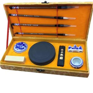 Set Profesional de Caligrafía China - 4 Plumas de Caligrafía de Pelo Mixto, Tinta en Barra, Sello, Elegante Caja de Regalo Brocada, Arte Sumi-e - Product Image 4