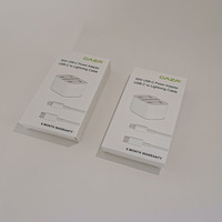Boîte d'emballage en carton blanc pour adaptateur secteur USB personnalisé, câble USB, écouteurs et autres accessoires électroniques.