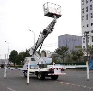 Camión Elevador Telescópico Isuzu Japonés de 35 m con Plataforma de Trabajo Aéreo para Levantar Trabajadores y Carga en Edificios Altos - Product Image 2