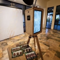 Photomaton iPad double face de 18,5 pouces de style vintage en noyer massif, boîtier en bois portable pour événements et fêtes