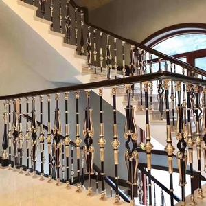 Barandilla de Escalera de Lujo en Latón y Cristal |   Barandilla Decorativa de Alta Gama para Villas y Hoteles - Product Image 2