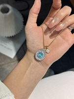 Pendentif en or blanc 18 carats avec diamant Paraiba de laboratoire, pierre principale ovale entièrement pavée, design personnalisé, esthétique de pierres précieuses sur mesure