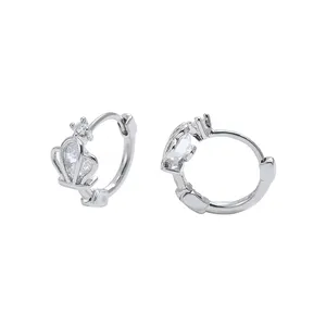 2023 nouvelles boucles d'oreilles de Style à la mode pour les boucles d'oreilles de couronne de Zircon de conception de minorité féminine boucles d'oreilles personnalisées et simples