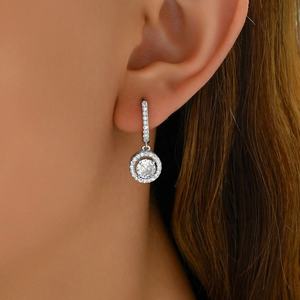 Pendientes Pequeños de Estilo Coreano con Diseño de Mariposa con Incrustaciones de Circonita, Chapados en Oro de 18K, de Aleación de Alta Calidad, Combinan con Todo, para Bodas, para Mujer - Product Image 2