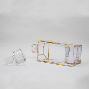 Bouteille carrée en verre blanc cristallin de qualité supérieure, artisanat doré exquis, idéale pour le <span class=keywords><strong>whisky</strong></span> et le brandy - Product Image 4