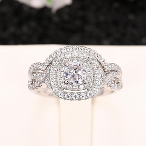 Elegante Set di Anelli con Zirconi a Strati Incrociati, Stile Minimalista per Matrimonio, Gioielli da Donna alla Moda, per Fidanzamento e Uso Quotidiano, Regalo Chic - Product Image 4