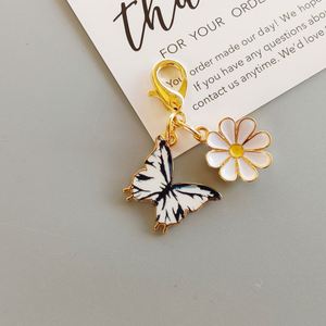 Cross-border Hot-selling Alloy Colorful Chrysanthemum Butterfly Pendant Keychain Bag Pendant <b>Light</b> Small Items Stock Wholesale - Product Image 5