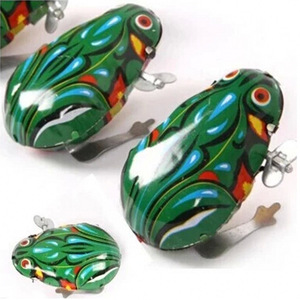 Mini grenouille sauteuse classique à remonter en fer, style vintage, pour enfants, cadeau, vente en gros, best-seller pour bébés - Product Image 1