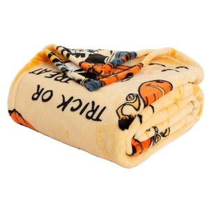 BLX Factory Custom Super Soft Flannel Blanket Winter Cartoon Kids Halloween <strong>Bed</strong> Blankets Solid Striped <strong>Character</strong> Wholesale Coral - Product Image 5