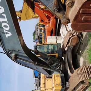Excavatrice <span class=keywords><strong>Volvo</strong></span> EC360 d'occasion, montée sur chenilles, hautement efficace et robuste, pour les opérations minières et les projets de développement de carrières - Product Image 6