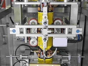 Machines à café <span class=keywords><strong>moulu</strong></span> multifonctions de qualité supérieure pour le pesage des sachets alimentaires en grains mélangés, remplissage vertical, scellage et emballage - Product Image 4