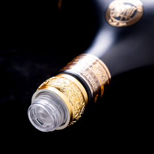 Bouteille de liqueur en verre noir antique de style chinois de 500 ml avec bouchon couronne, options de gravure et de décalcomanie pour <span class=keywords><strong>Tequila</strong></span> et Brandy - Product Image 3