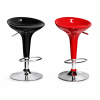 Tabouret de bar réglable avec siège incurvé brillant, base en chrome et repose-pieds pour comptoir de cuisine