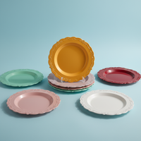 Vente en gros d'usine, assiettes jetables de luxe écologiques, grandes, 10 pouces, en PP, avec bord en dentelle, moulage personnalisé, vaisselle de service pour les fêtes