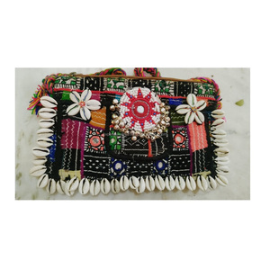 Pochette élégante en tissu Banjara de style Boho de la boutique en ligne de Jaipur pour les occasions de soirée - Product Image 1