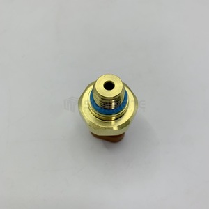 Sensor de presión de aceite Dongfeng Cummins 4921503 con montaje roscado y medidor piezoresistivo para motor diésel de excavadora - Product Image 2