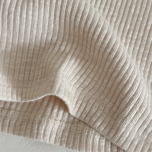 Vente en gros – Nouveauté Été 2026 – Hauts côtelés unis à manches courtes pour bébés filles - Product Image 4