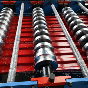Machine de formage de volets roulants de style australien certifiée CE, 26 stations, rouleaux de 0,3 à 0,8 mm d'épaisseur, contrôle PLC, <span class=keywords><strong>moteur</strong></span>, pompe haute performance - Product Image 3