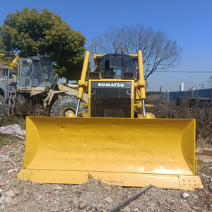 รถดันดินตีนตะขาบ Komatsu D65 EX มือสองจากญี่ปุ่น ใช้เครื่องยนต์ SAA6D114E ขนาดกลาง พร้อมริปเปอร์ สำหรับงานก่อสร้างและปรับระดับพื้นดิน - Product Image 4