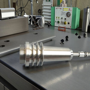 Layanan Pemesinan CNC Presisi Tinggi Khusus untuk Pemesinan Isolasi Sisipan Paduan Titanium Tipe Broaching yang Tahan Korosi - Product Image 5