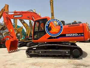 Excavatrice sur chenilles Doosan DH220LC-7 avec godet d'une capacité de 1,38 m³, puissance de 118 kW, poids de 22 500 kg, excavatrice de taille moyenne - Product Image 4