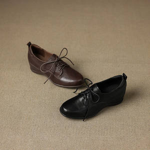 Nouveau modèle de chaussures classiques en cuir véritable, talon compensé, semelle souple rétro, dessus en cuir véritable, design à découpe profonde, lacets - Product Image 4