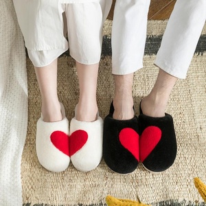 Chausson personnalisé pour la Saint-Valentin avec cœur floue pour femmes, fabricant de gros pour femmes/couples - Product Image 4
