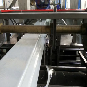 Machine de fabrication intelligente pour gouttières en fibre de verre FRP anti-corrosion, gouttières d'eau de pluie en FRP - Product Image 1