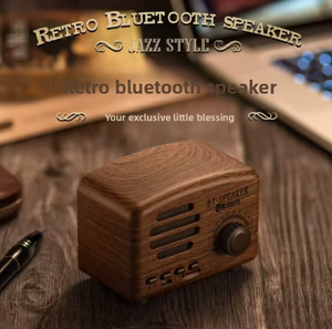 Haut-parleur Prince Mini Radio à carte et prise sans fil rétro portable pour l'extérieur - Product Image 1
