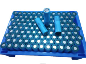 <span class=keywords><strong>LG</strong></span> 52VT 5200mAh 3.7V <span class=keywords><strong>21700</strong></span> Cellule de batterie Li-ion 15A à décharge continue pour outils solaires DIY Ebike - Product Image 2