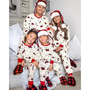 Drop Shipping Mary Christmas Familly Pijamas Pyjamas de Noël personnalisés assortis Pjs pour la famille Ensemble de pyjamas pour maman et <span class=keywords><strong>moi</strong></span> - Product Image 1
