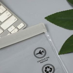 Bolsa de Aseo Transparente Aprobada por la TSA, a Prueba de Fugas y Agua, Tamaño Cuarto de Galón, Organizador de Viaje para Líquidos, Regalo Promocional - Product Image 4