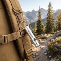 Sifflet de survie d'urgence léger en alliage d'aluminium - Son puissant pour la navigation, la pêche, l'escalade, le camping, les excursions - Porte-clés portable rapide