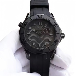 Montre de luxe vintage moderne à mouvement mécanique automatique pour homme, bracelet en caoutchouc noir, lunette en céramique, boîtier en acier inoxydable noir - Product Image 1