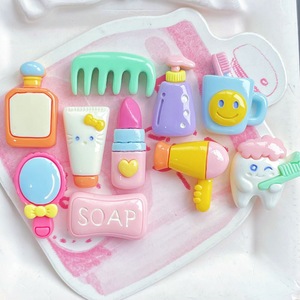 Accesorios de Resina Brillante Life Creative Toiletries: Vaso para Dientes, Limpiador, Lápiz Labial, Adornos para el Cabello, Pinzas para el Cabello, Dijes para Fundas de Teléfono - Product Image 3