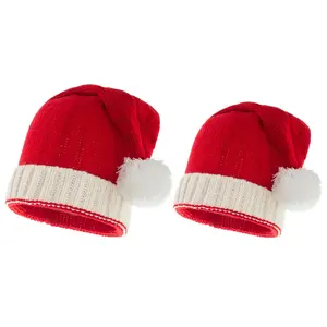 Cappelli da regalo per feste di natale con pompon in maglia di Babbo Natale