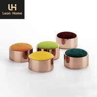 Nouvelle vente salle à manger moderne intérieur maison luxe pied marchepied or métal chaises pour salon meubles velours pouf tabourets ronds