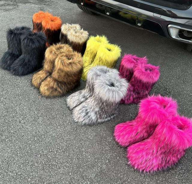 New Female Warm Animal Fur Fuzzy Short Boots Plush Flat Cotton Shoes Hairy Furry Midi Snow Boots for Women